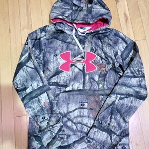 XS womans UA pullover.